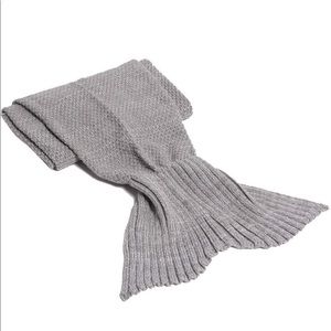 ❂ Knitted Mermaid Tail Blanket